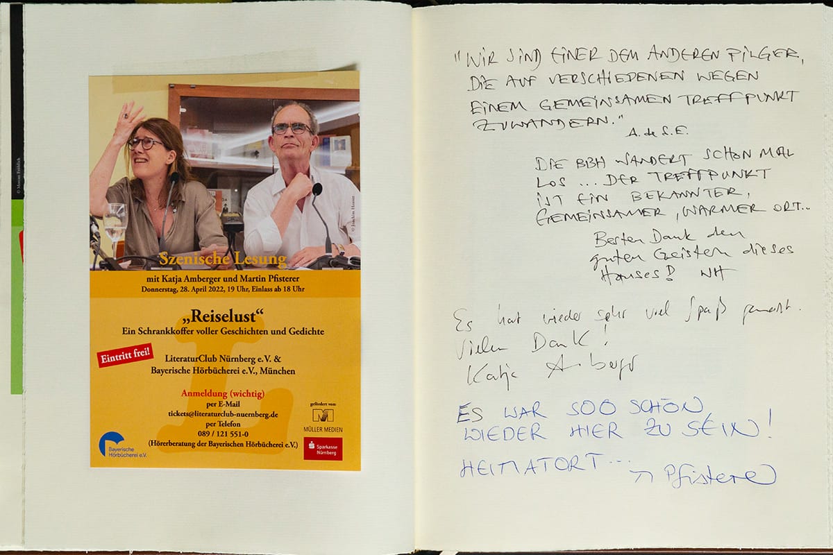 Eintrag von Wolfgang Hartmann, Katja Amberger und Martin Pfisterer in unser Gästebuch vom 28. April 2022 | © Literaturclub Nürnberg