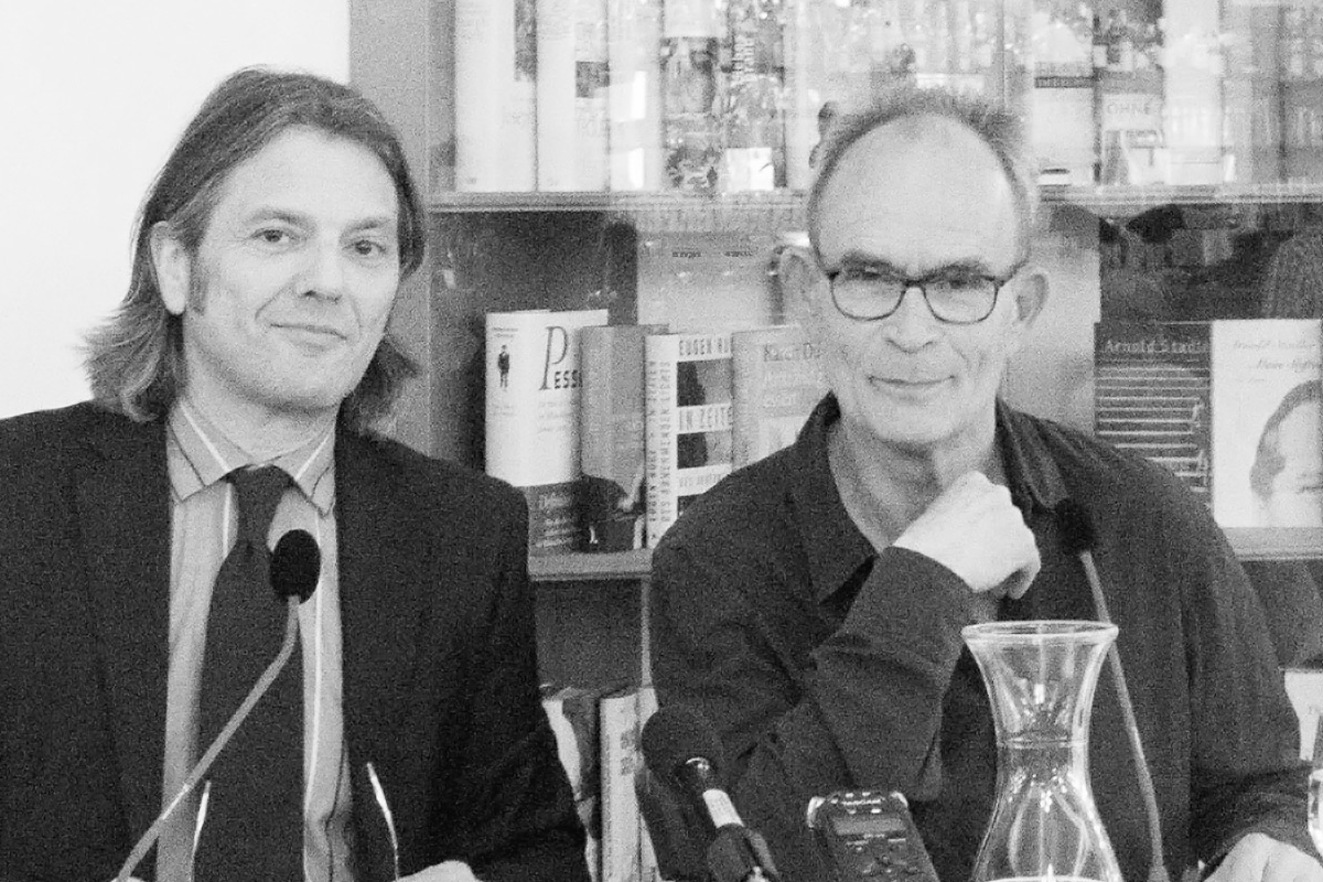 Wolfgang Hartmann und Martin Pfisterer präsentieren literarische Leckerbissen unter dem Motto „Poe und Co.“.|© Susanne Halfmann